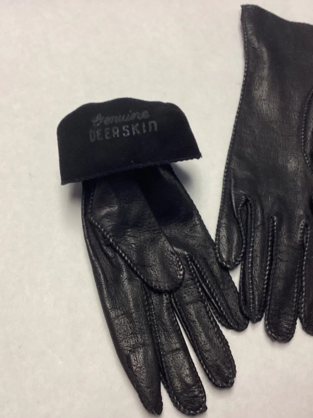 Genuine, dear skin gloves, black medium seemeasurements never worn